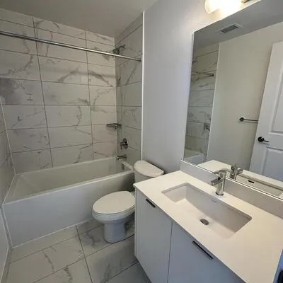 204,&nbsp;BURNHAMTHORPE, City Centre, Mississauga