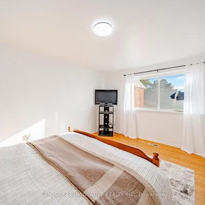 2395,&nbsp;Bromsgrove, Clarkson, Mississauga