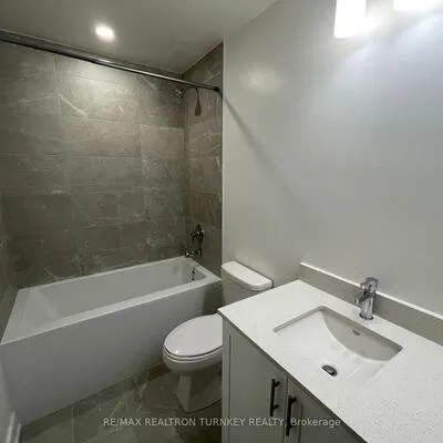 705, Davis, Huron Heights-Leslie Valley, Newmarket