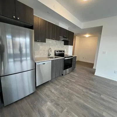 705, Davis, Central Newmarket, Newmarket