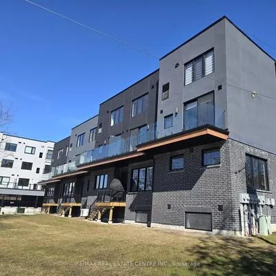 59, Charles, Central Newmarket, Newmarket