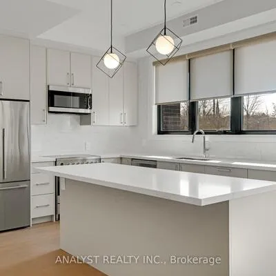 59,&nbsp;Charles, Central Newmarket, Newmarket