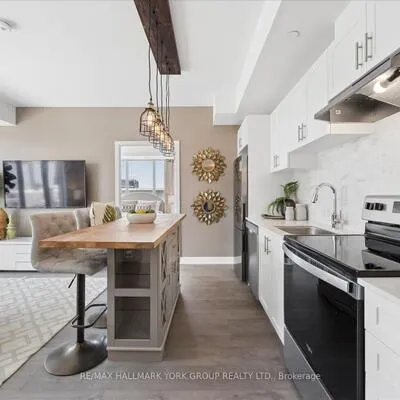 705,&nbsp;Davis, Huron Heights-Leslie Valley, Newmarket