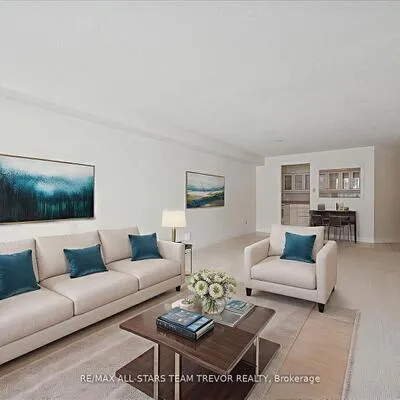 250, Davis, Central Newmarket, Newmarket