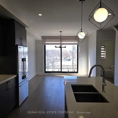 59, Charles, Central Newmarket, Newmarket