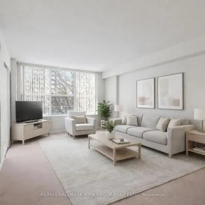 250, Davis, Central Newmarket, Newmarket