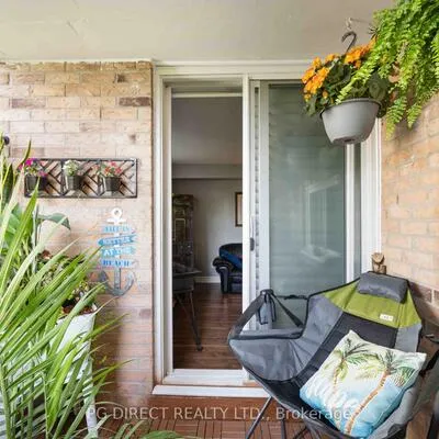 260,&nbsp;Davis, Central Newmarket, Newmarket