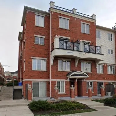 2444,&nbsp;Post, 1015 - RO River Oaks, Oakville