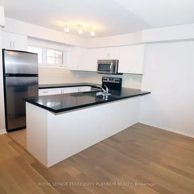 2468,&nbsp;Post, 1015 - RO River Oaks, Oakville