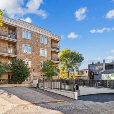 70, Stewart, 1002 - CO Central, Oakville