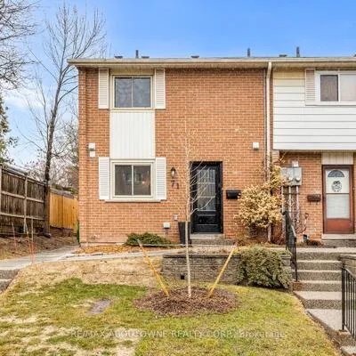 71, Sarah, 1001 - BR Bronte, Oakville