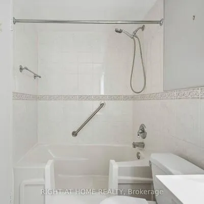 212,&nbsp;Kerr, 1002 - CO Central, Oakville