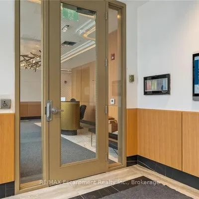 123,&nbsp;Maurice, 1002 - CO Central, Oakville