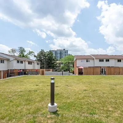 61,&nbsp;Sarah, 1001 - BR Bronte, Oakville