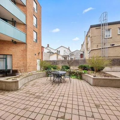 185,&nbsp;Robinson, 1013 - OO Old Oakville, Oakville