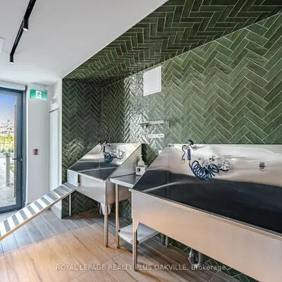 3079,&nbsp;Trafalgar, 1010 - JM Joshua Meadows, Oakville
