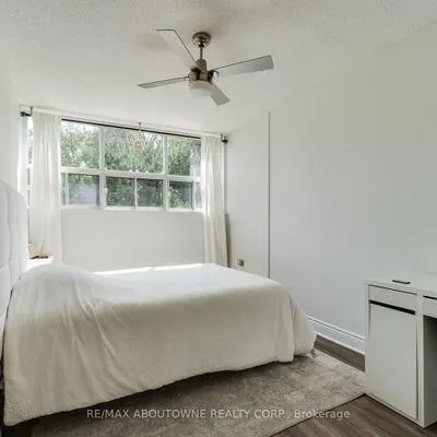 212,&nbsp;Kerr, 1002 - CO Central, Oakville