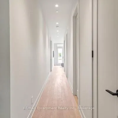 123,&nbsp;Maurice, 1002 - CO Central, Oakville