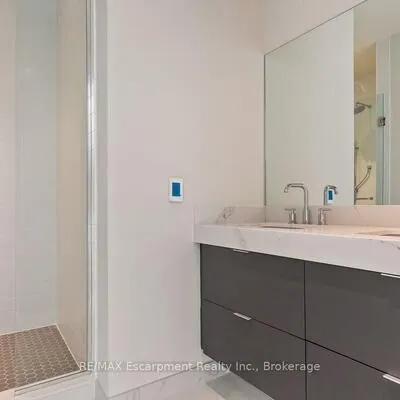 123,&nbsp;Maurice, 1002 - CO Central, Oakville