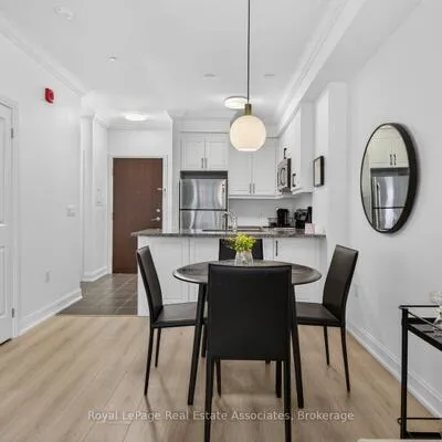 216,&nbsp;Oak Park, 1015 - RO River Oaks, Oakville