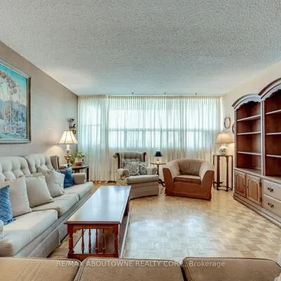 212,&nbsp;Kerr, 1002 - CO Central, Oakville