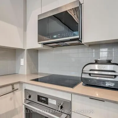2489,&nbsp;Taunton, 1015 - RO River Oaks, Oakville