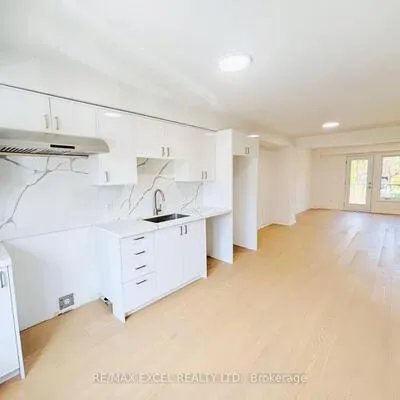 11,&nbsp;Plaisance, North Richvale, Richmond Hill