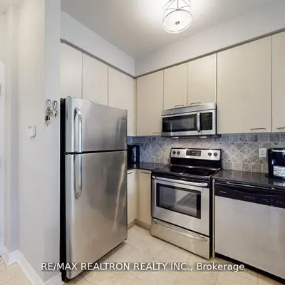 330,&nbsp;Red Maple, Langstaff, Richmond Hill
