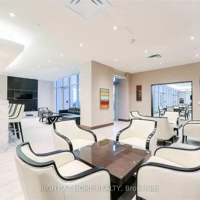 9618,&nbsp;Yonge, Harding, Richmond Hill
