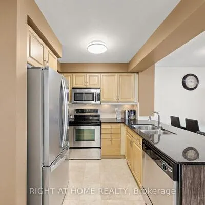 330,&nbsp;Red Maple, Langstaff, Richmond Hill