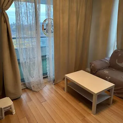 238,&nbsp;Doris, Willowdale East, Toronto