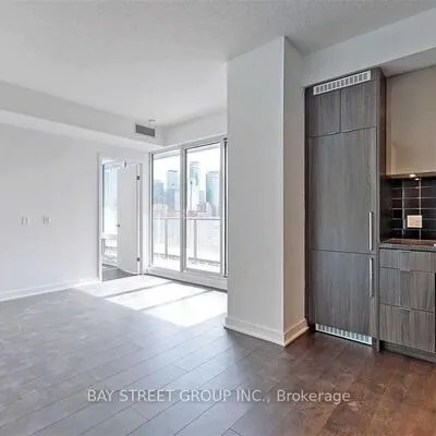 125,&nbsp;Blue Jays, Waterfront Communities C1, Toronto