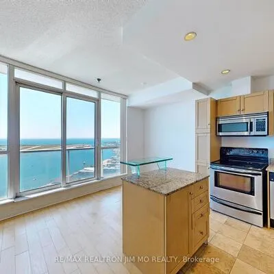 208, Queens, Waterfront Communities C1, Toronto