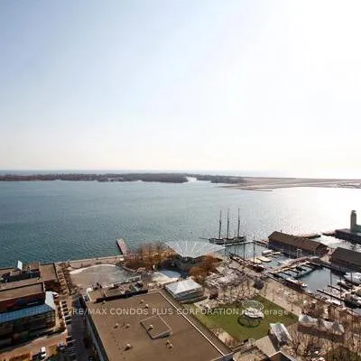 218,&nbsp;Queens, Waterfront Communities C1, Toronto