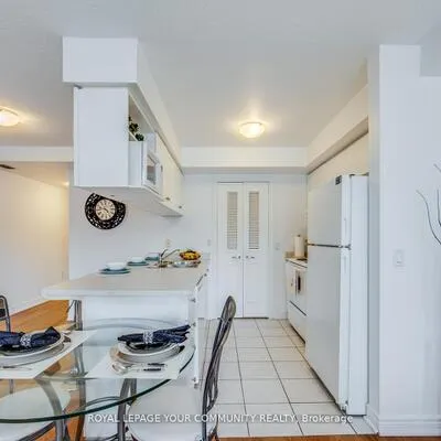 130,&nbsp;Vanderhoof, Thorncliffe Park, Toronto