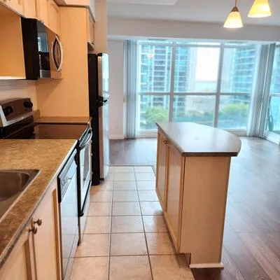 18,&nbsp;Yonge, Waterfront Communities C1, Toronto