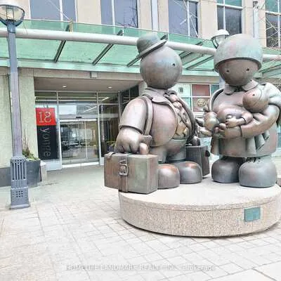 18, Yonge, Waterfront Communities C1, Toronto