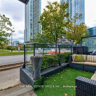 112,&nbsp;Fort York, Waterfront Communities C1, Toronto