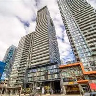 28,&nbsp;Wellesley, Church-Yonge Corridor, Toronto