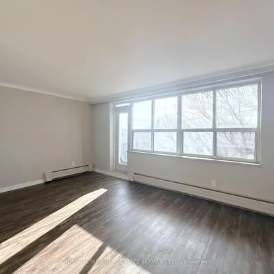 276,&nbsp;St Clair, Casa Loma, Toronto
