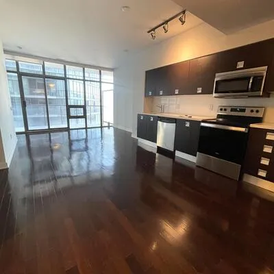 33,&nbsp;Charles, Church-Yonge Corridor, Toronto