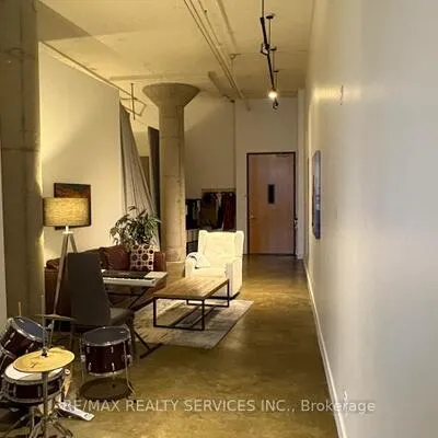 90,&nbsp;Sumach, Regent Park, Toronto