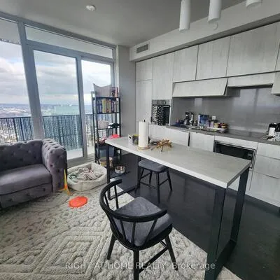 8,&nbsp;Eglinton, Mount Pleasant West, Toronto