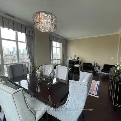 10,&nbsp;Bloorview, Don Valley Village, Toronto