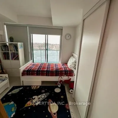 31,&nbsp;Tippett, Clanton Park, Toronto
