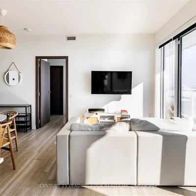 17,&nbsp;Bathurst, Waterfront Communities C1, Toronto