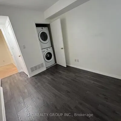 3,&nbsp;Everson, Willowdale East, Toronto