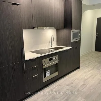 7,&nbsp;GOLDEN LION, Newtonbrook East, Toronto