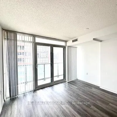 36,&nbsp;Lisgar, Little Portugal, Toronto