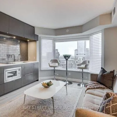 155,&nbsp;Yorkville, Annex, Toronto